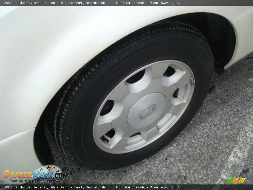 2002 Cadillac DeVille Sedan White Diamond Pearl / Neutral Shale Photo #9
