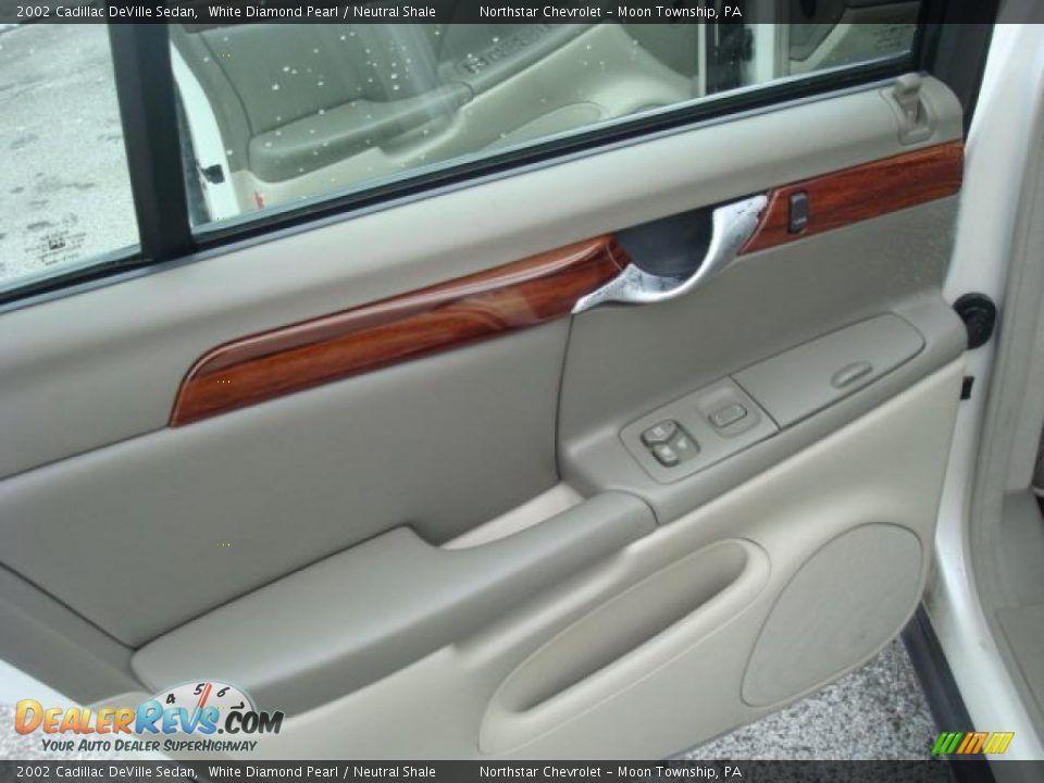 2002 Cadillac DeVille Sedan White Diamond Pearl / Neutral Shale Photo #13