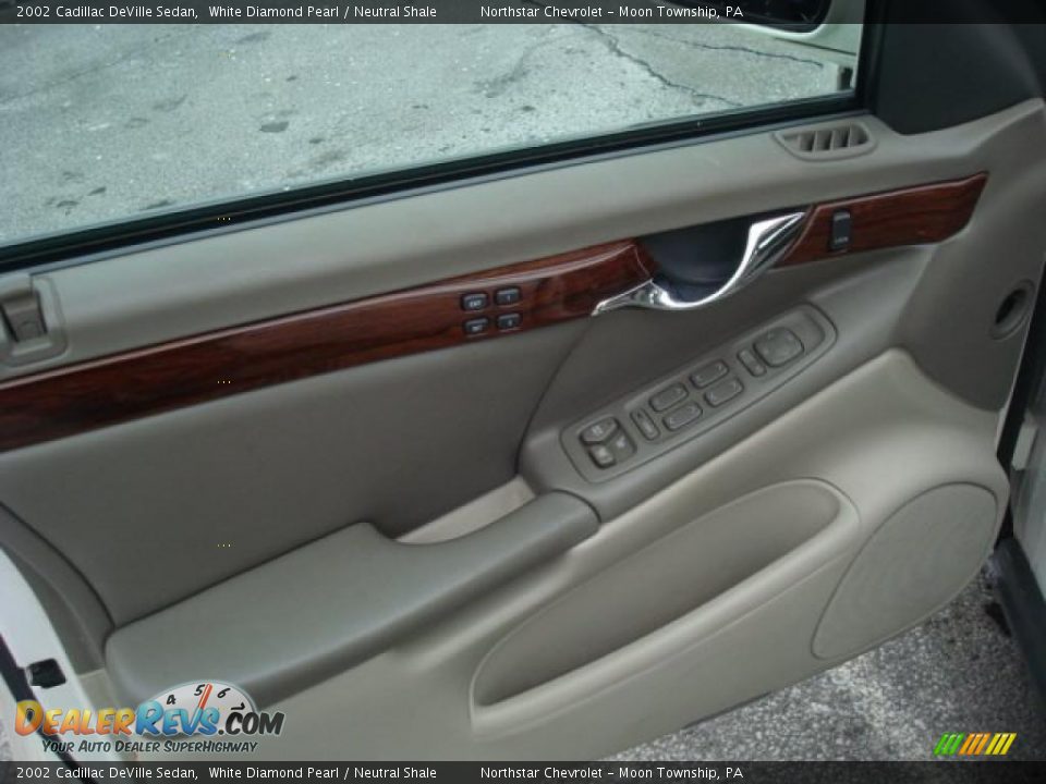 2002 Cadillac DeVille Sedan White Diamond Pearl / Neutral Shale Photo #14