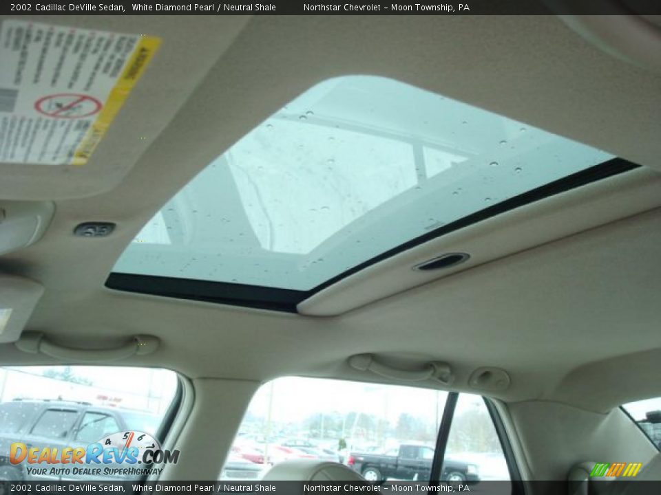 2002 Cadillac DeVille Sedan White Diamond Pearl / Neutral Shale Photo #16
