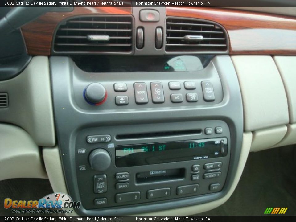 2002 Cadillac DeVille Sedan White Diamond Pearl / Neutral Shale Photo #18