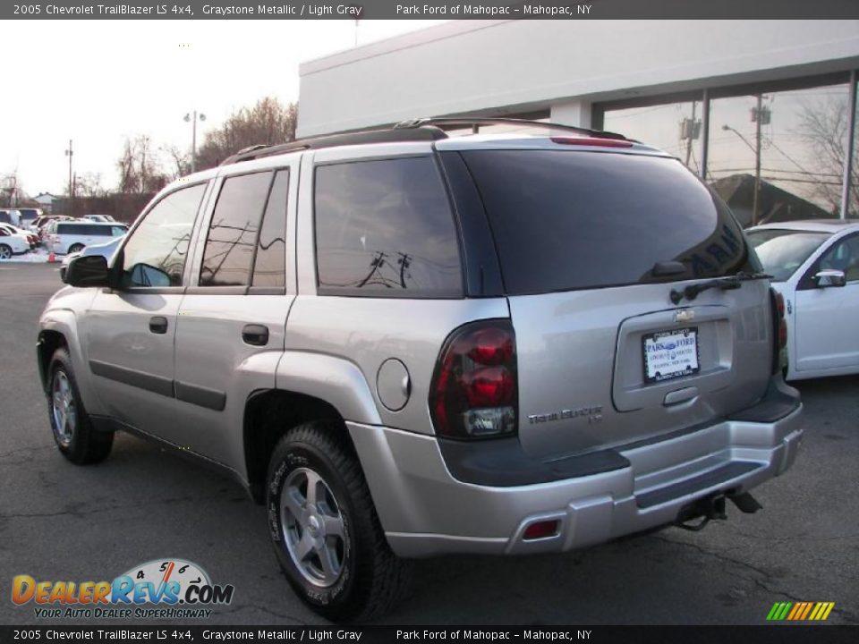 2005 Chevrolet TrailBlazer LS 4x4 Graystone Metallic / Light Gray Photo #4