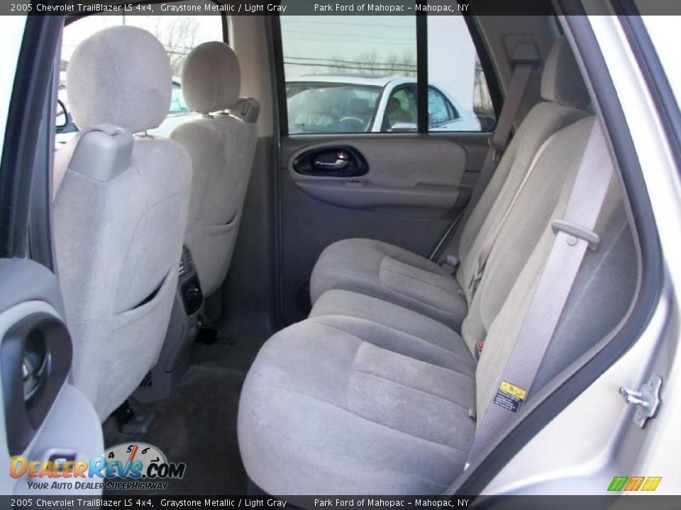2005 Chevrolet TrailBlazer LS 4x4 Graystone Metallic / Light Gray Photo #14