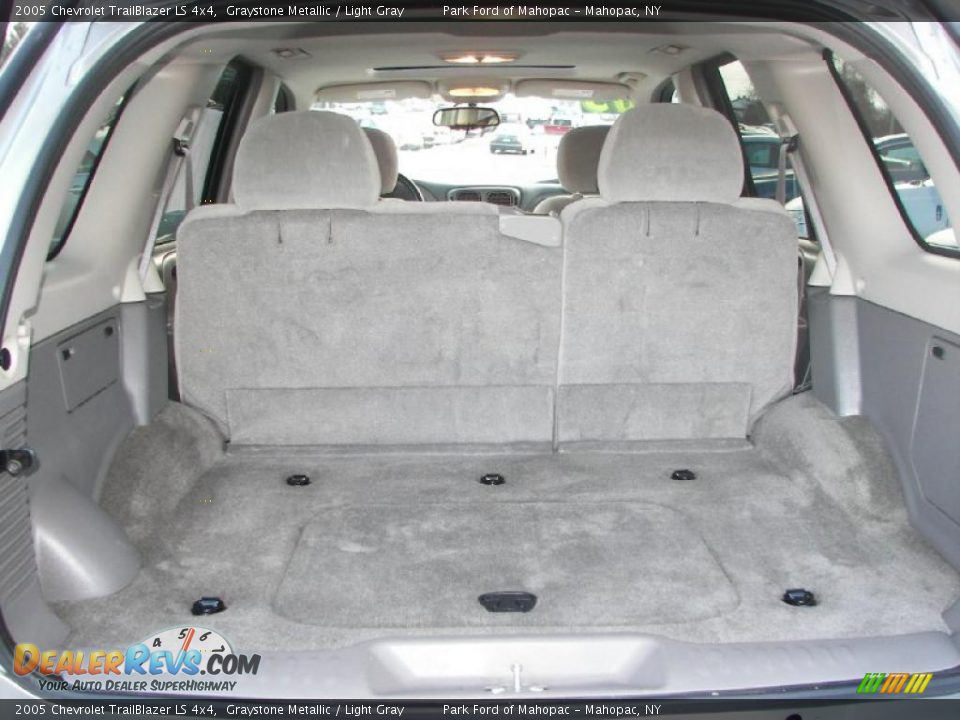 2005 Chevrolet TrailBlazer LS 4x4 Graystone Metallic / Light Gray Photo #21