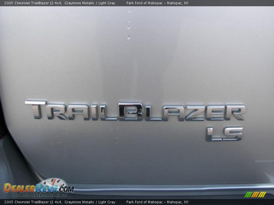 2005 Chevrolet TrailBlazer LS 4x4 Graystone Metallic / Light Gray Photo #23