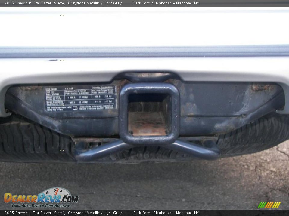 2005 Chevrolet TrailBlazer LS 4x4 Graystone Metallic / Light Gray Photo #24