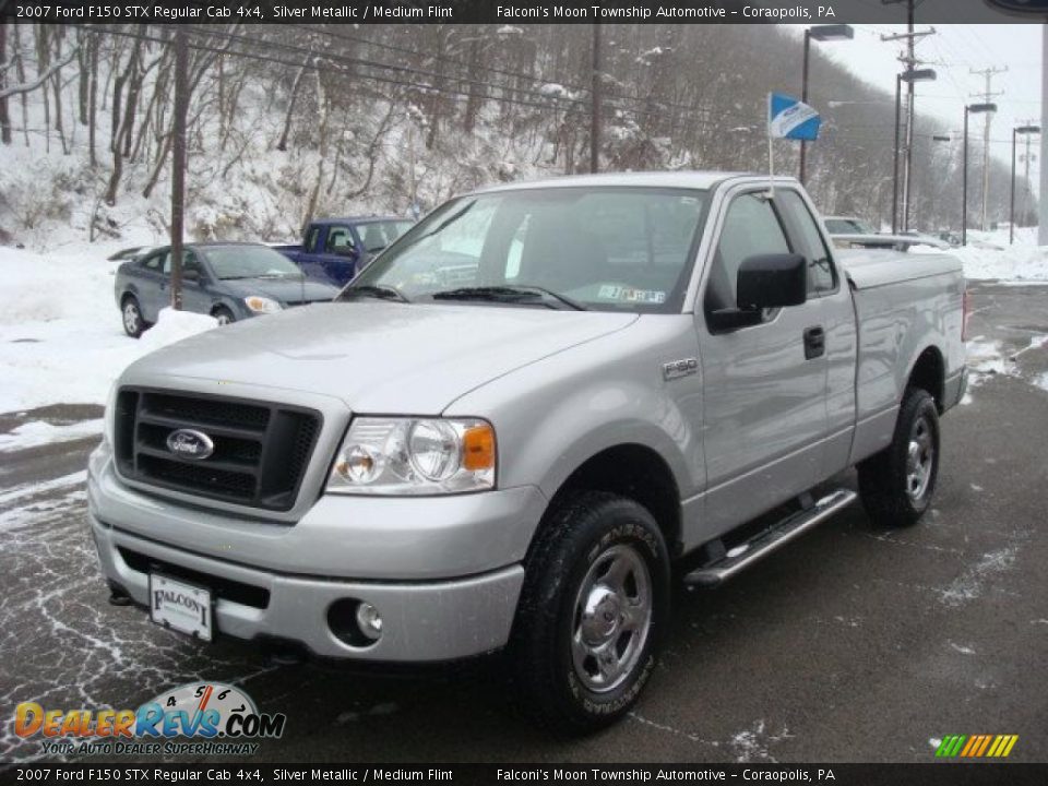 2007 Ford F150 STX Regular Cab 4x4 Silver Metallic / Medium Flint Photo #5