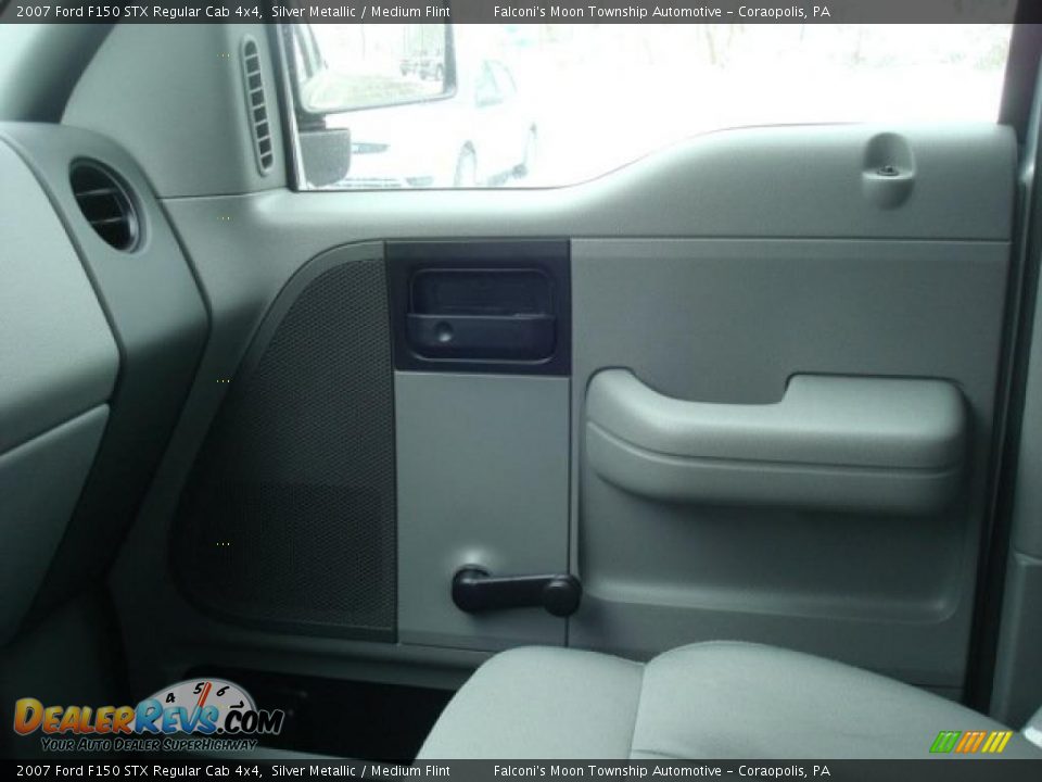 2007 Ford F150 STX Regular Cab 4x4 Silver Metallic / Medium Flint Photo #12