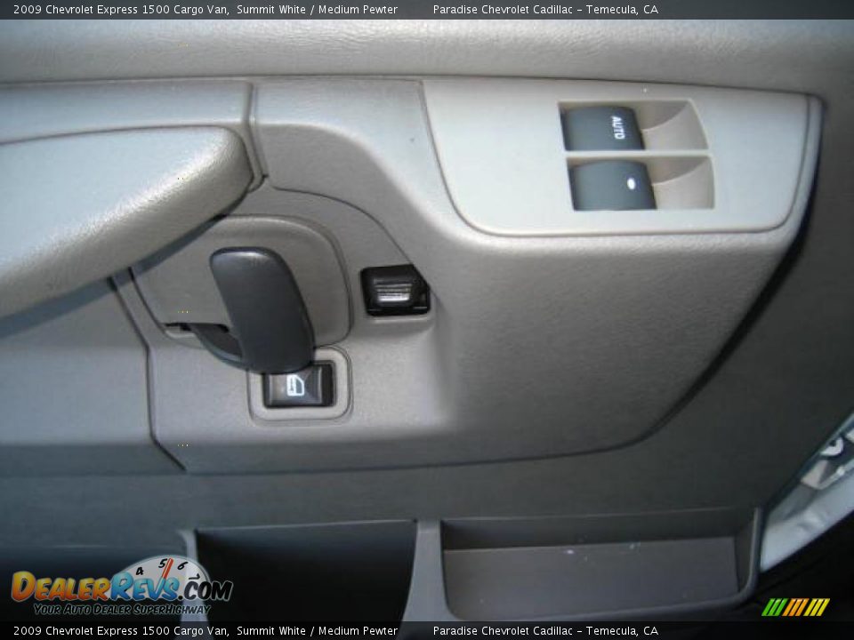 2009 Chevrolet Express 1500 Cargo Van Summit White / Medium Pewter Photo #6