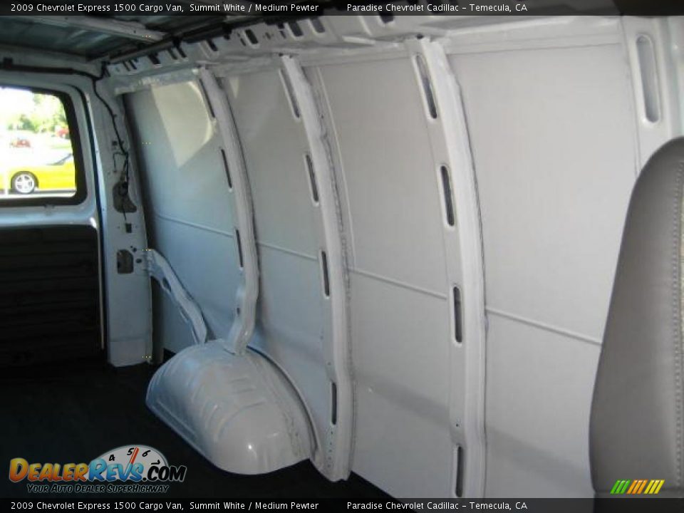 2009 Chevrolet Express 1500 Cargo Van Summit White / Medium Pewter Photo #9