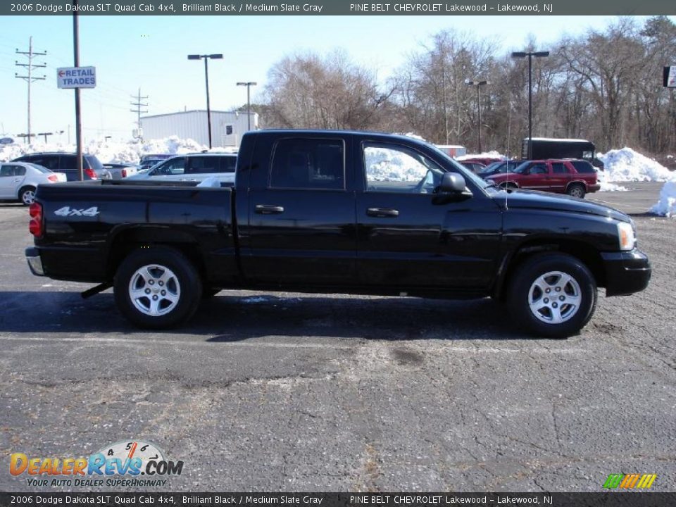 2006 Dodge Dakota SLT Quad Cab 4x4 Brilliant Black / Medium Slate Gray Photo #7
