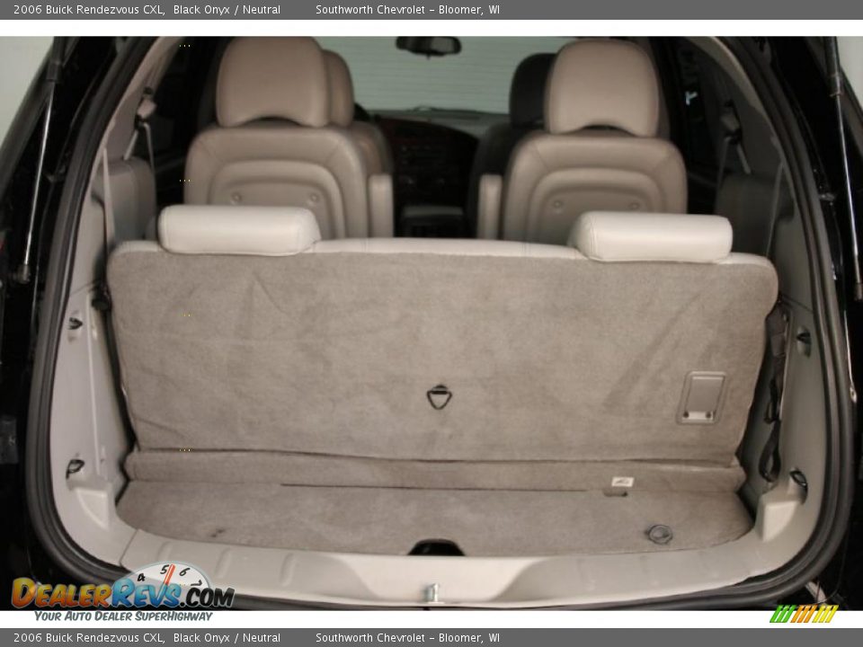 2006 Buick Rendezvous CXL Black Onyx / Neutral Photo #8