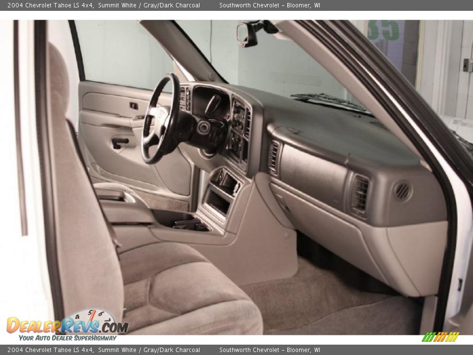 2004 Chevrolet Tahoe LS 4x4 Summit White / Gray/Dark Charcoal Photo #3