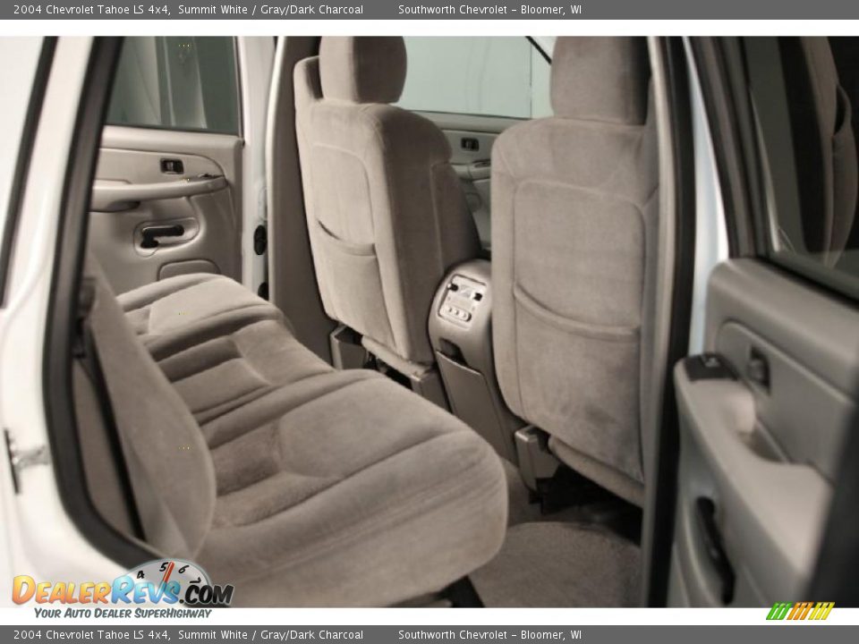 2004 Chevrolet Tahoe LS 4x4 Summit White / Gray/Dark Charcoal Photo #5