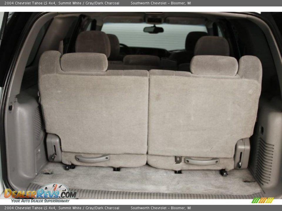 2004 Chevrolet Tahoe LS 4x4 Summit White / Gray/Dark Charcoal Photo #7