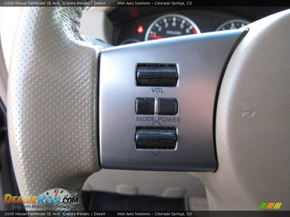 2006 Nissan Pathfinder SE 4x4 Granite Metallic / Desert Photo #16