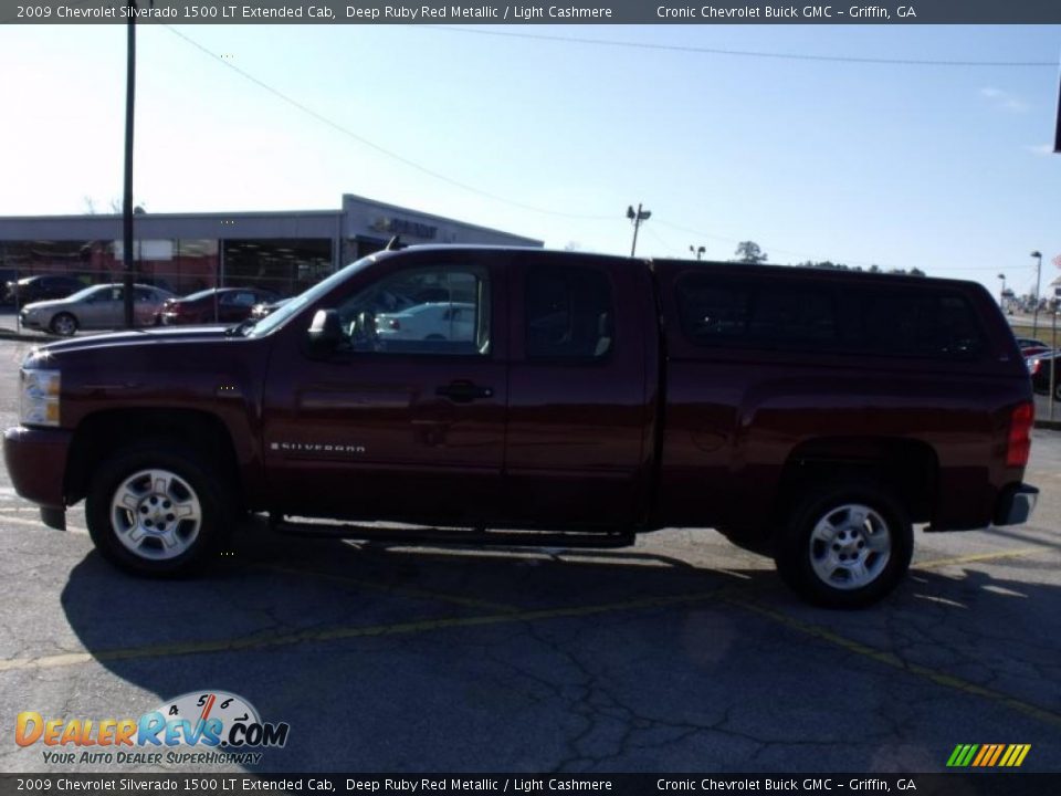 2009 Chevrolet Silverado 1500 LT Extended Cab Deep Ruby Red Metallic / Light Cashmere Photo #2