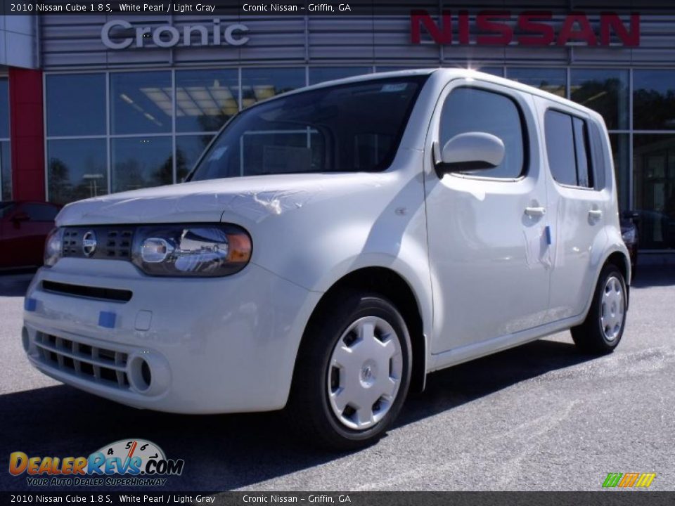 2010 Nissan Cube 1.8 S White Pearl / Light Gray Photo #1