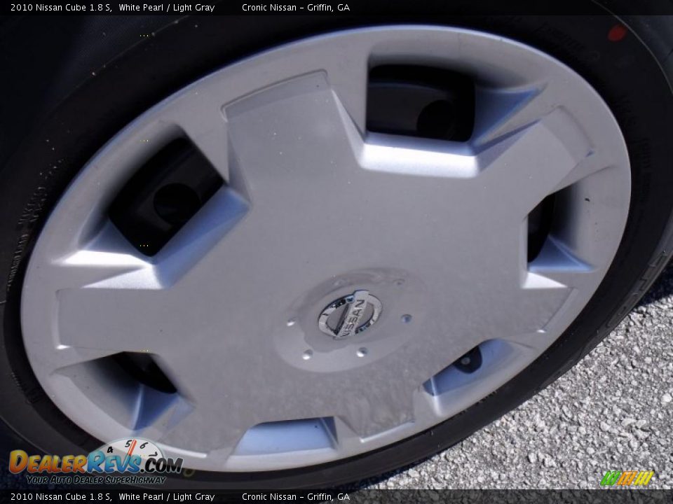 2010 Nissan Cube 1.8 S White Pearl / Light Gray Photo #9