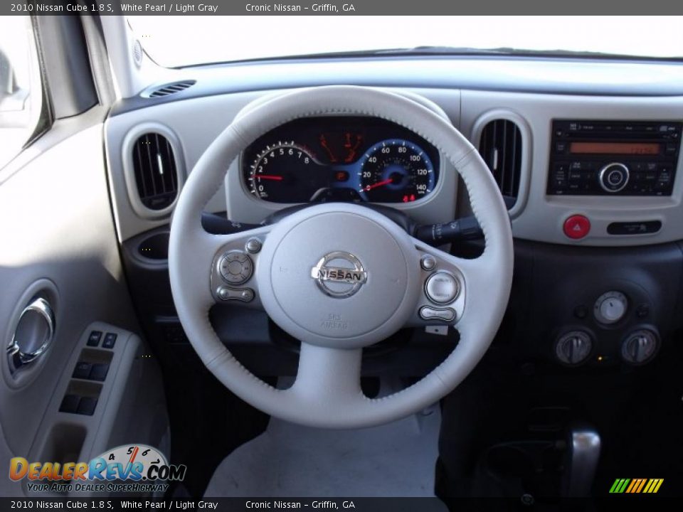 2010 Nissan Cube 1.8 S White Pearl / Light Gray Photo #12