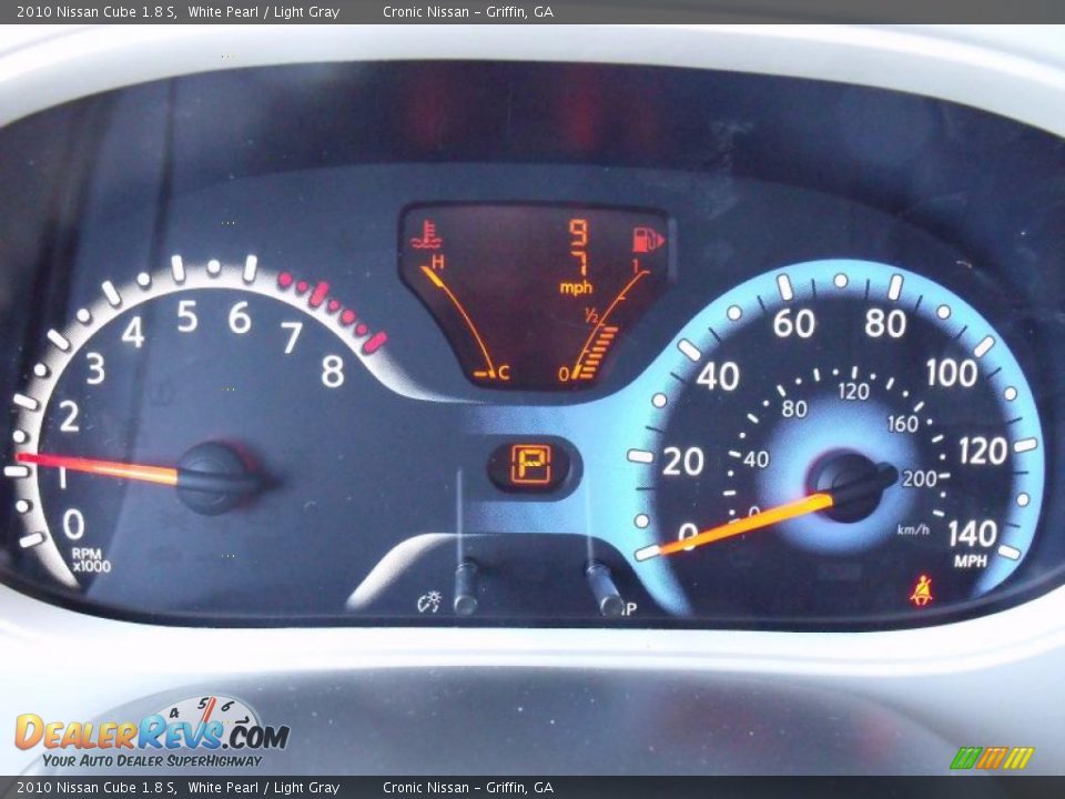 2010 Nissan Cube 1.8 S White Pearl / Light Gray Photo #13