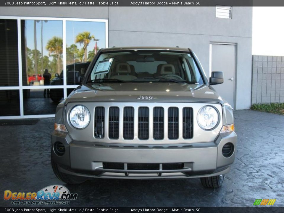2008 Jeep Patriot Sport Light Khaki Metallic / Pastel Pebble Beige Photo #3