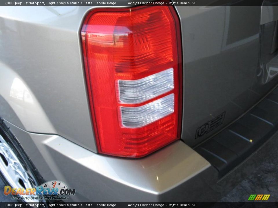 2008 Jeep Patriot Sport Light Khaki Metallic / Pastel Pebble Beige Photo #8