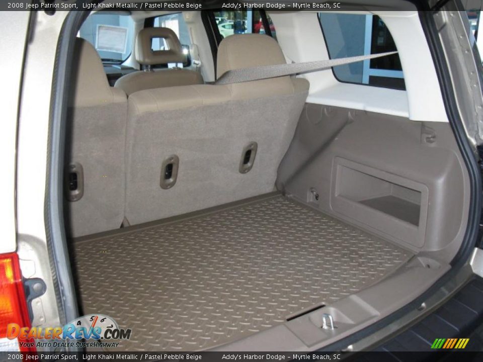 2008 Jeep Patriot Sport Light Khaki Metallic / Pastel Pebble Beige Photo #10