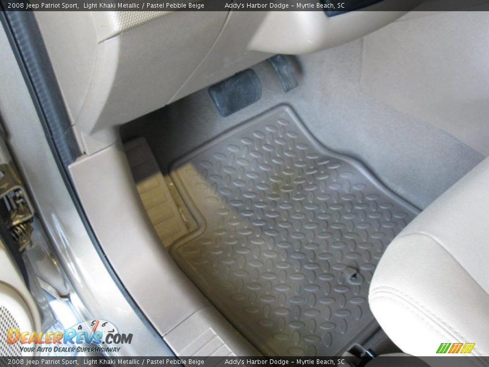 2008 Jeep Patriot Sport Light Khaki Metallic / Pastel Pebble Beige Photo #15
