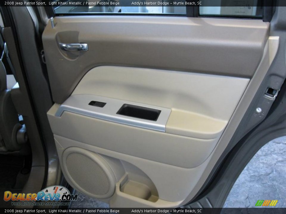 2008 Jeep Patriot Sport Light Khaki Metallic / Pastel Pebble Beige Photo #19