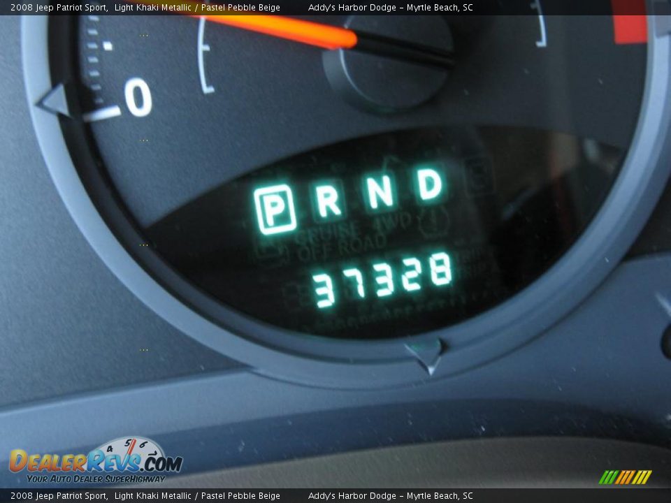 2008 Jeep Patriot Sport Light Khaki Metallic / Pastel Pebble Beige Photo #25