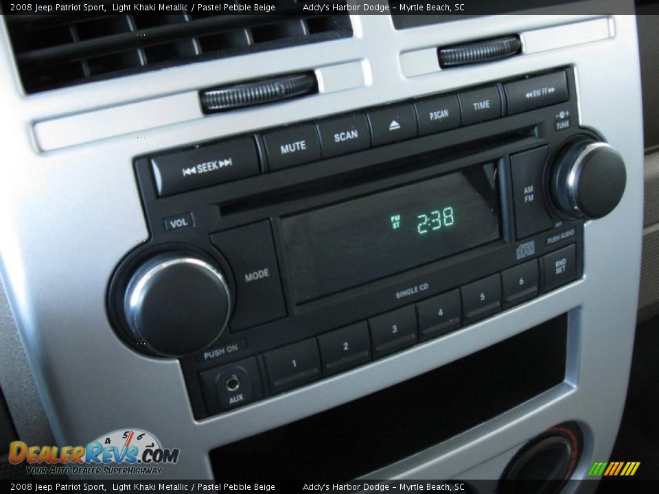 2008 Jeep Patriot Sport Light Khaki Metallic / Pastel Pebble Beige Photo #26