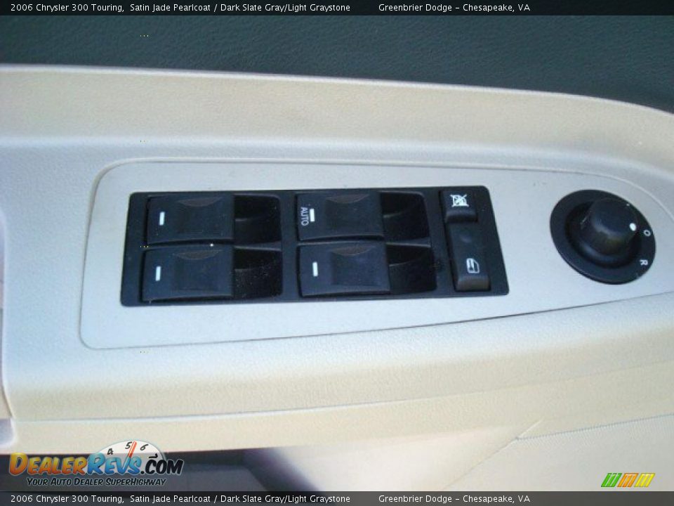 2006 Chrysler 300 Touring Satin Jade Pearlcoat / Dark Slate Gray/Light Graystone Photo #13