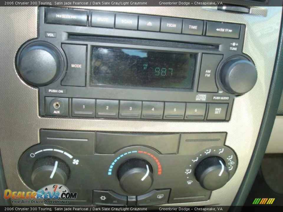 2006 Chrysler 300 Touring Satin Jade Pearlcoat / Dark Slate Gray/Light Graystone Photo #16