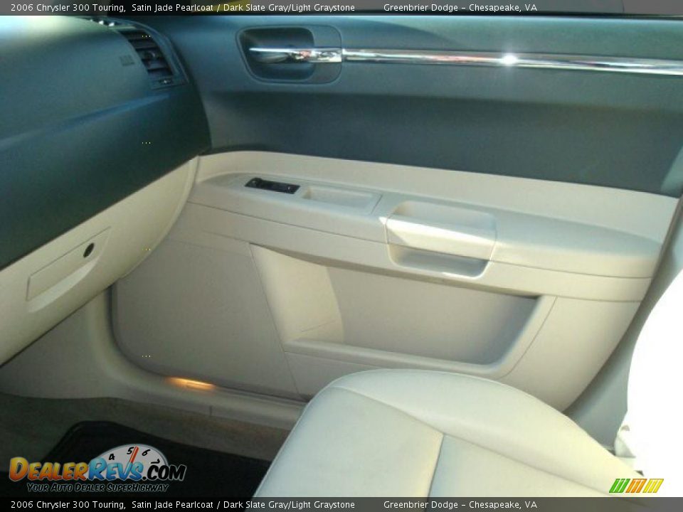 2006 Chrysler 300 Touring Satin Jade Pearlcoat / Dark Slate Gray/Light Graystone Photo #18