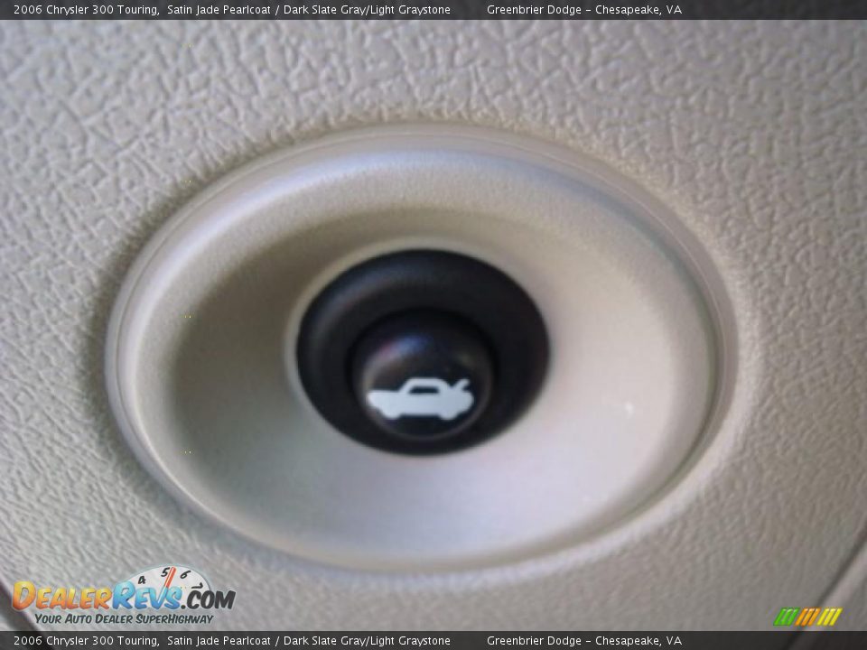 2006 Chrysler 300 Touring Satin Jade Pearlcoat / Dark Slate Gray/Light Graystone Photo #22