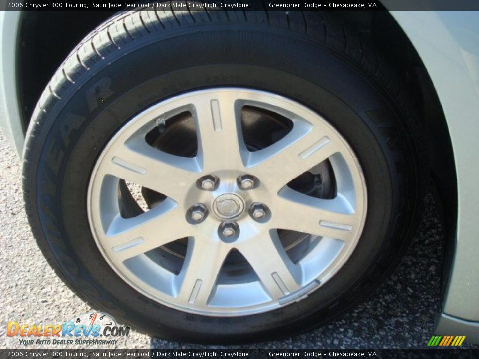 2006 Chrysler 300 Touring Satin Jade Pearlcoat / Dark Slate Gray/Light Graystone Photo #25