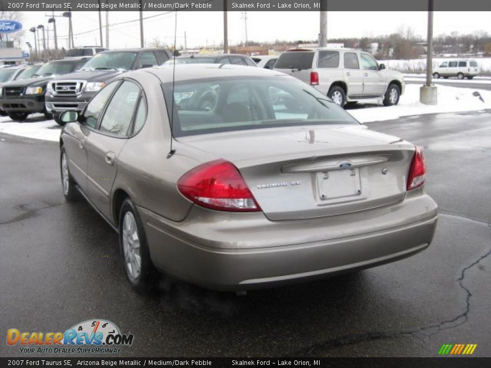 2007 Ford Taurus SE Arizona Beige Metallic / Medium/Dark Pebble Photo #5