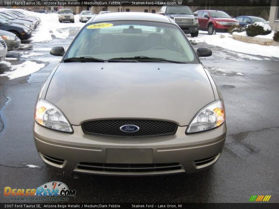 2007 Ford Taurus SE Arizona Beige Metallic / Medium/Dark Pebble Photo #10