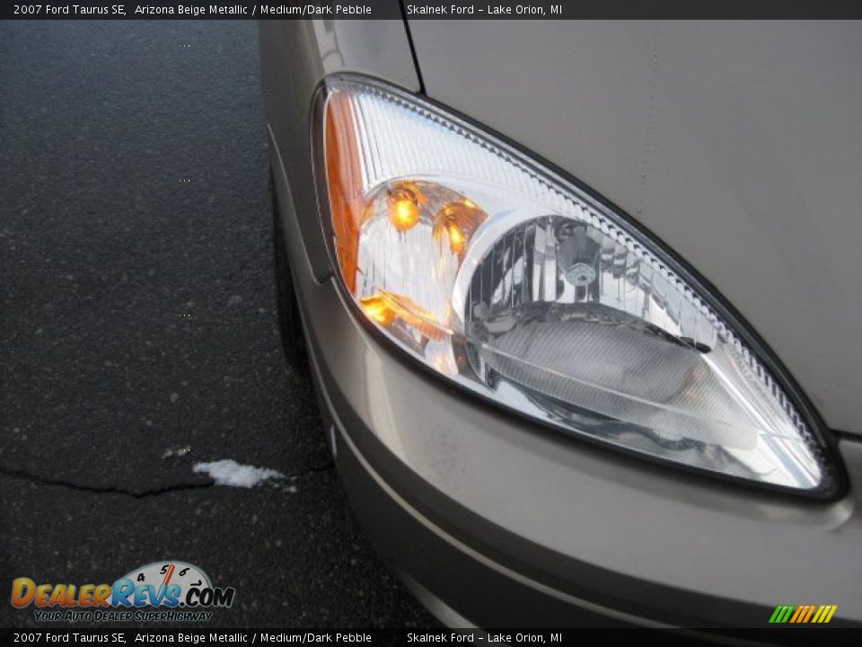 2007 Ford Taurus SE Arizona Beige Metallic / Medium/Dark Pebble Photo #13
