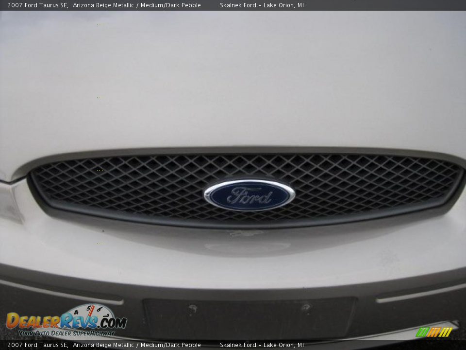2007 Ford Taurus SE Arizona Beige Metallic / Medium/Dark Pebble Photo #14