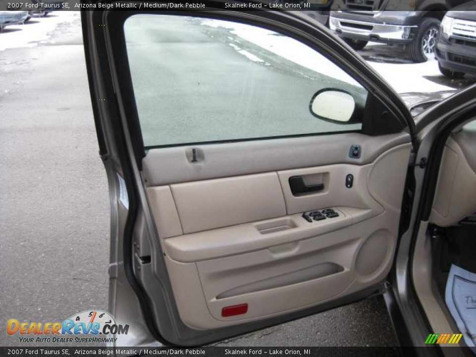 2007 Ford Taurus SE Arizona Beige Metallic / Medium/Dark Pebble Photo #21