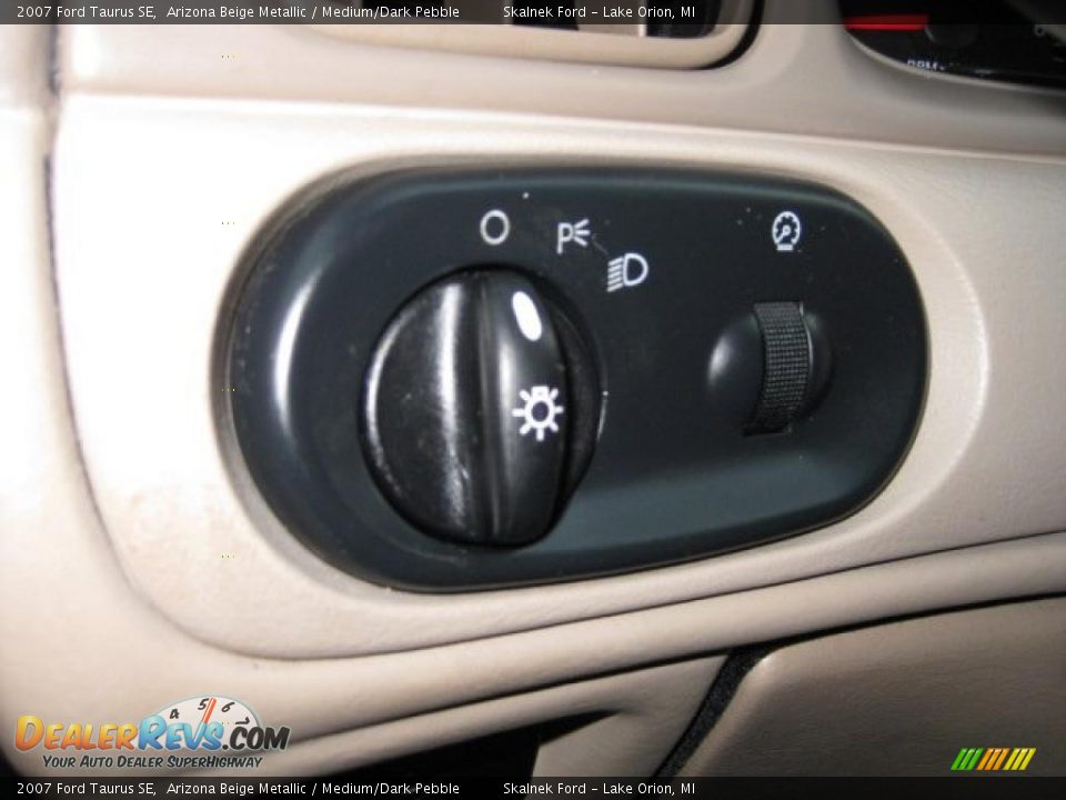2007 Ford Taurus SE Arizona Beige Metallic / Medium/Dark Pebble Photo #23