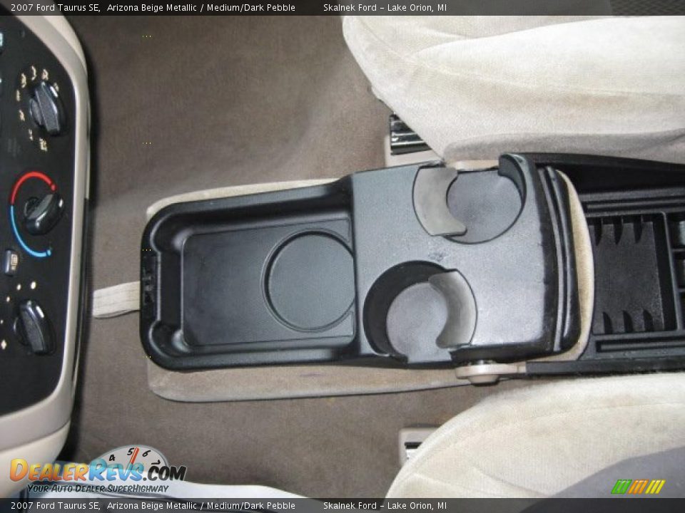 2007 Ford Taurus SE Arizona Beige Metallic / Medium/Dark Pebble Photo #29
