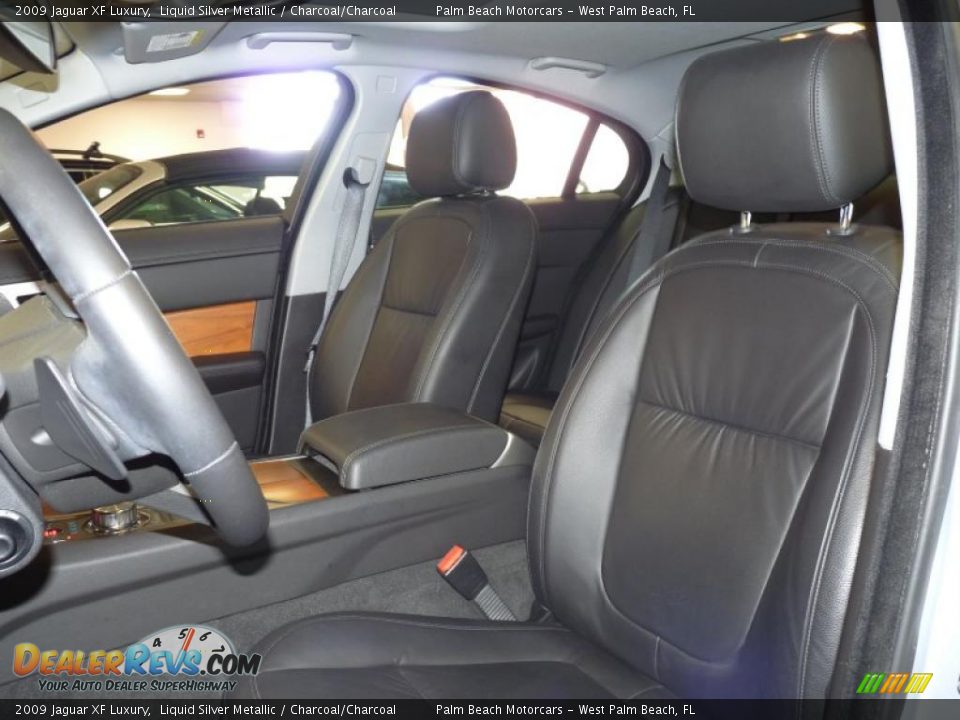 2009 Jaguar XF Luxury Liquid Silver Metallic / Charcoal/Charcoal Photo #16