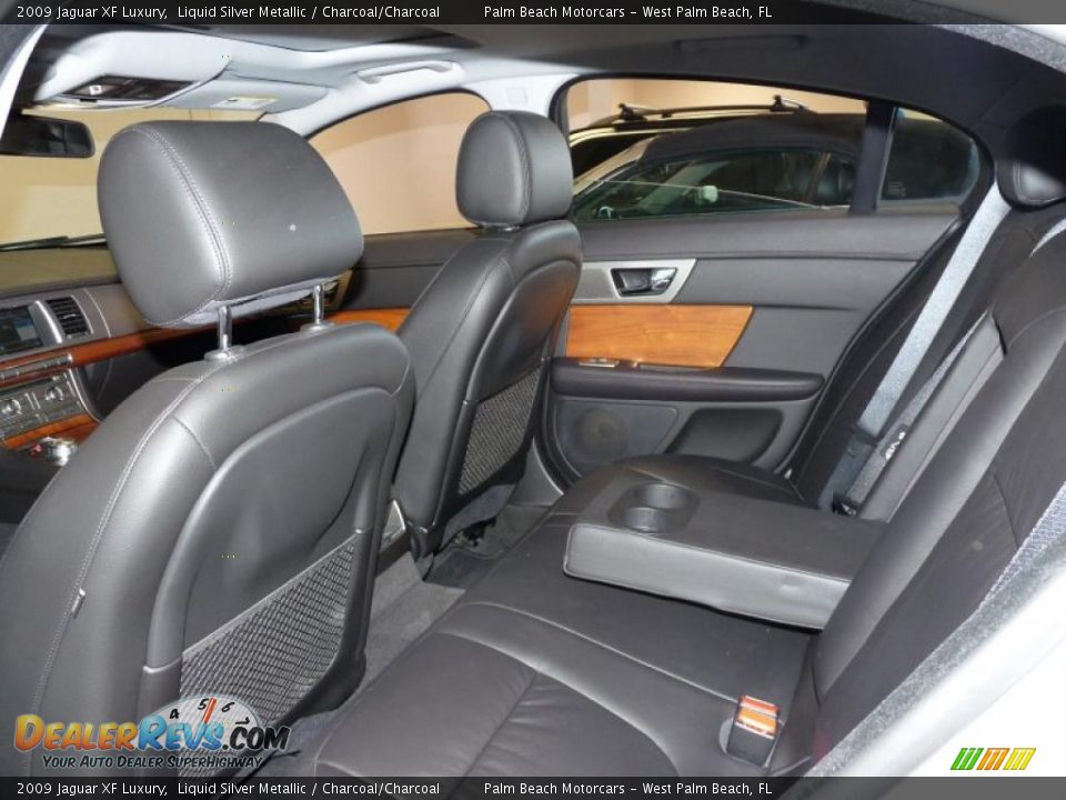 2009 Jaguar XF Luxury Liquid Silver Metallic / Charcoal/Charcoal Photo #18