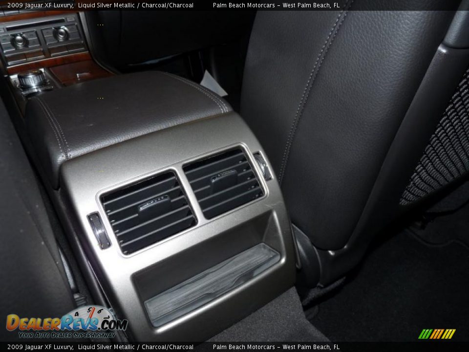 2009 Jaguar XF Luxury Liquid Silver Metallic / Charcoal/Charcoal Photo #20