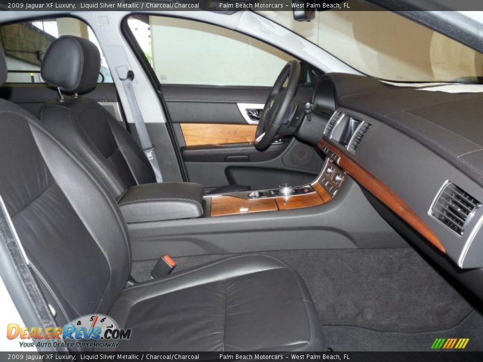 2009 Jaguar XF Luxury Liquid Silver Metallic / Charcoal/Charcoal Photo #24