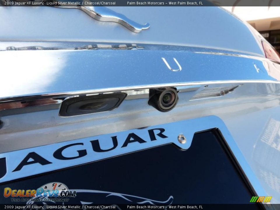 2009 Jaguar XF Luxury Liquid Silver Metallic / Charcoal/Charcoal Photo #34
