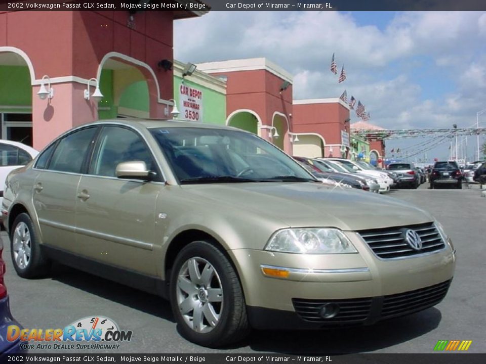 2002 Volkswagen Passat GLX Sedan Mojave Beige Metallic / Beige Photo #1